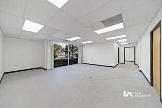 620 W 16th St, Long Beach, CA for sale Interior Photo- Image 2 of 5