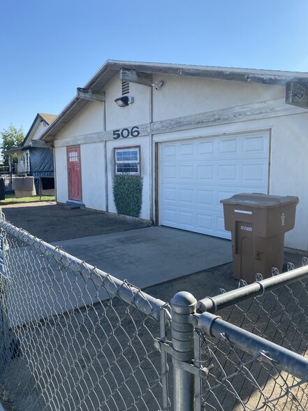 506 Eye St, Bakersfield, CA for sale - Building Photo - Image 1 of 15