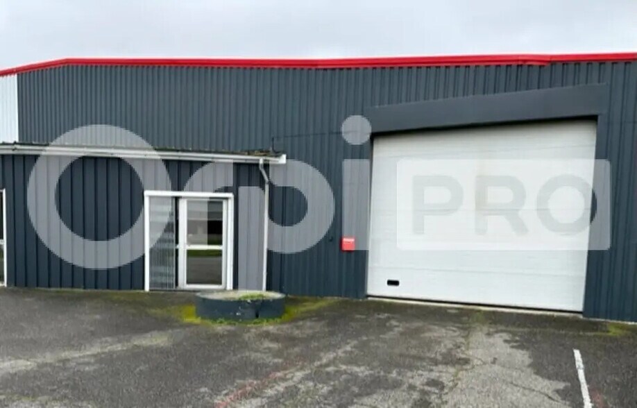 Office in Montauban for lease - Building Photo - Image 1 of 5