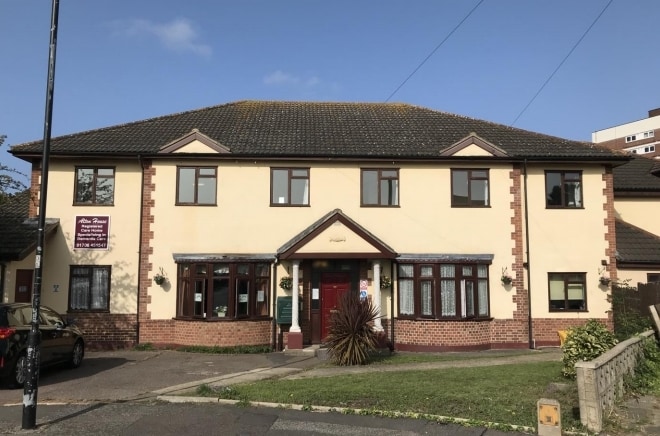 22 Sunrise Av, Havering for sale Primary Photo- Image 1 of 1