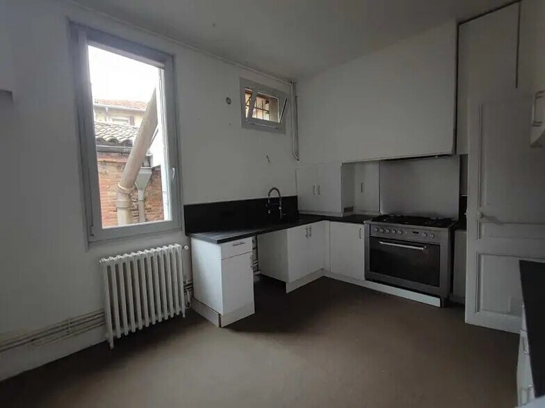 Office in Toulouse for lease - Interior Photo - Image 2 of 9