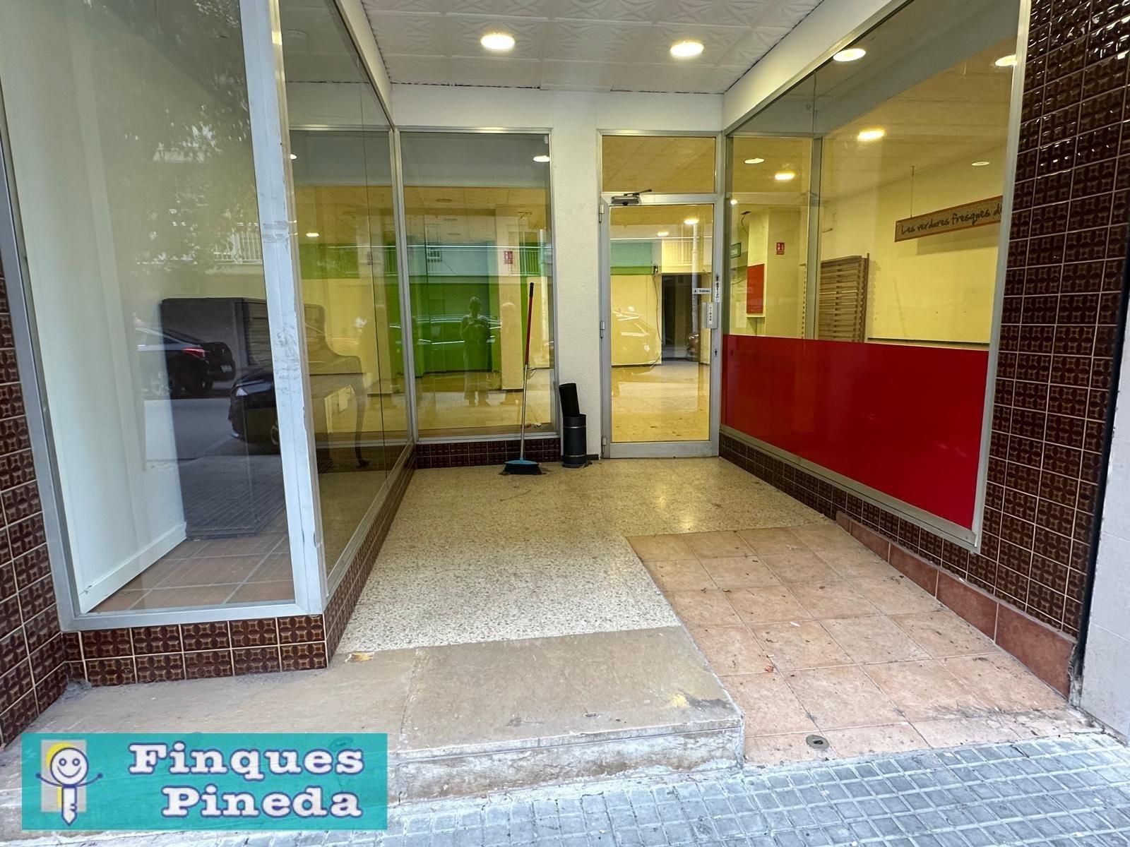 Retail in Pineda de Mar, Barcelona for lease Interior Photo- Image 1 of 9