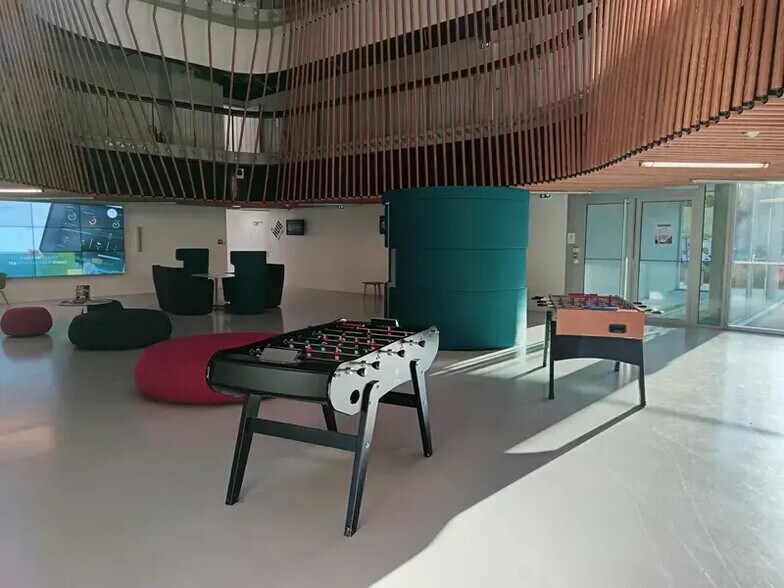 6 Rue Rose Dieng-Kuntz, Nantes for lease - Lobby - Image 3 of 5