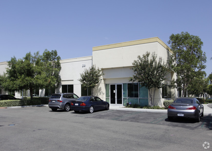 82 Discovery, Irvine, CA for lease - Building Photo - Image 1 of 4