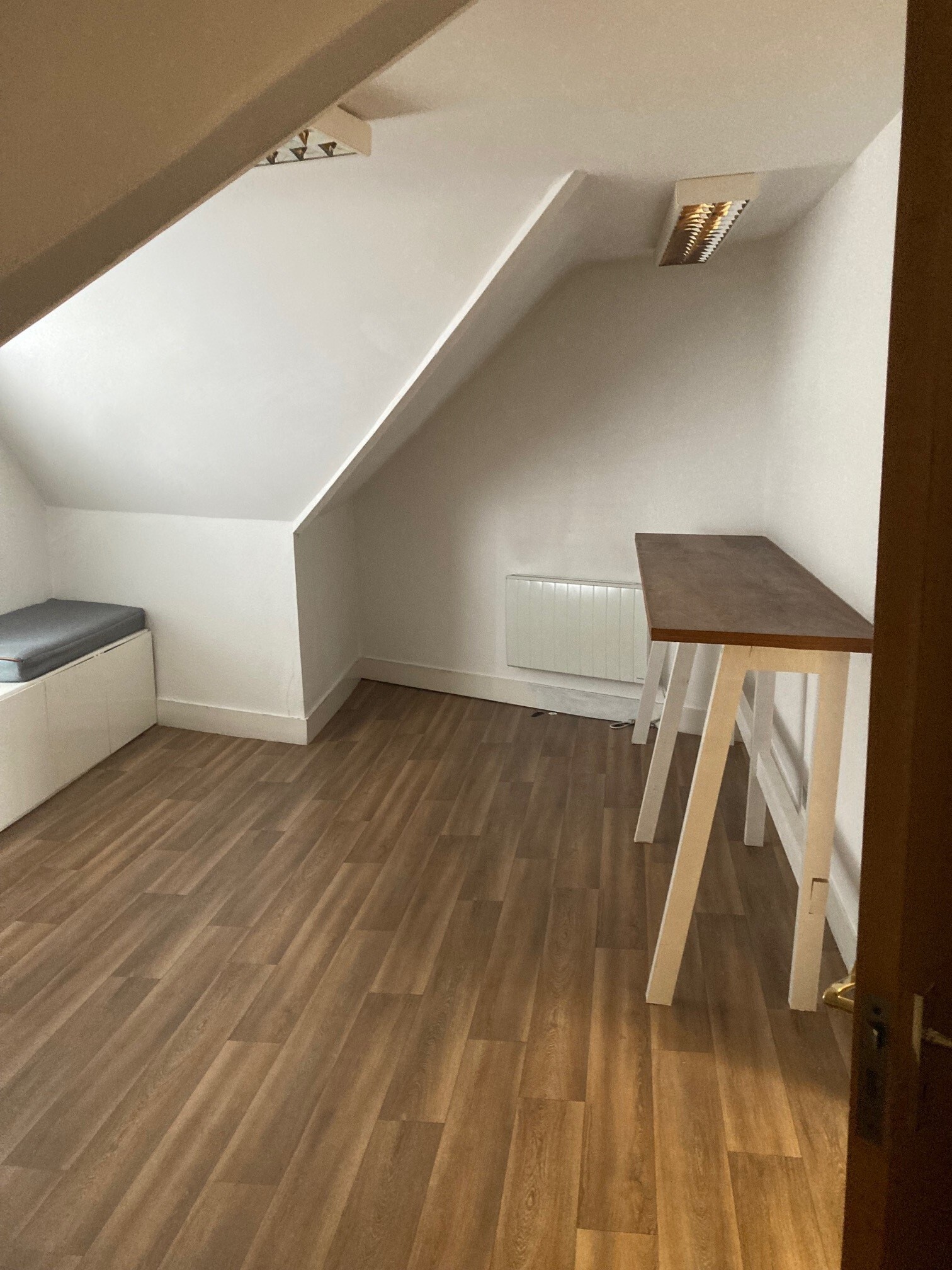 54 Holly Bush Ln, Sevenoaks for lease Interior Photo- Image 1 of 4