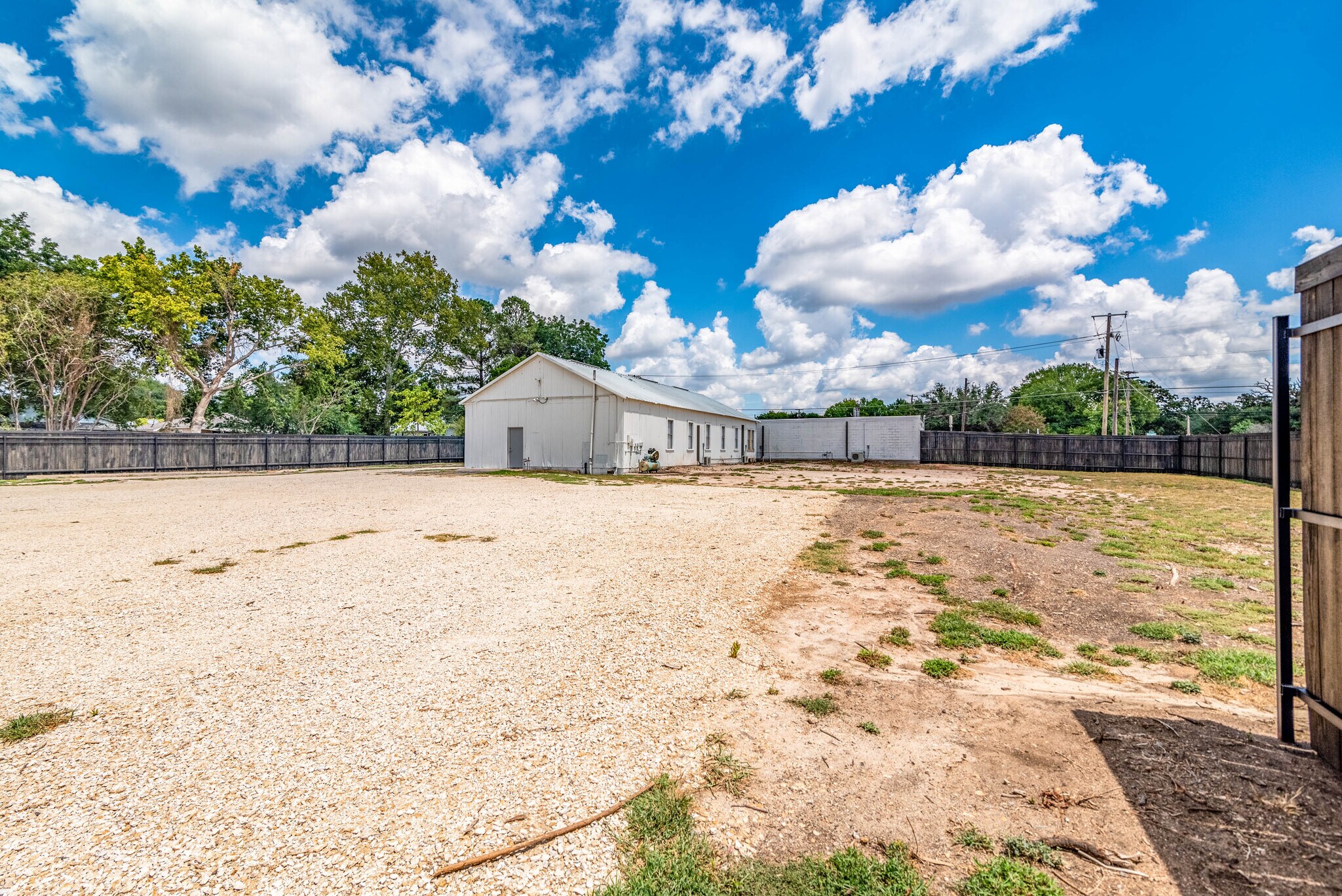 20102022 S Crockett St, Sherman, TX 75090 Flex for Sale