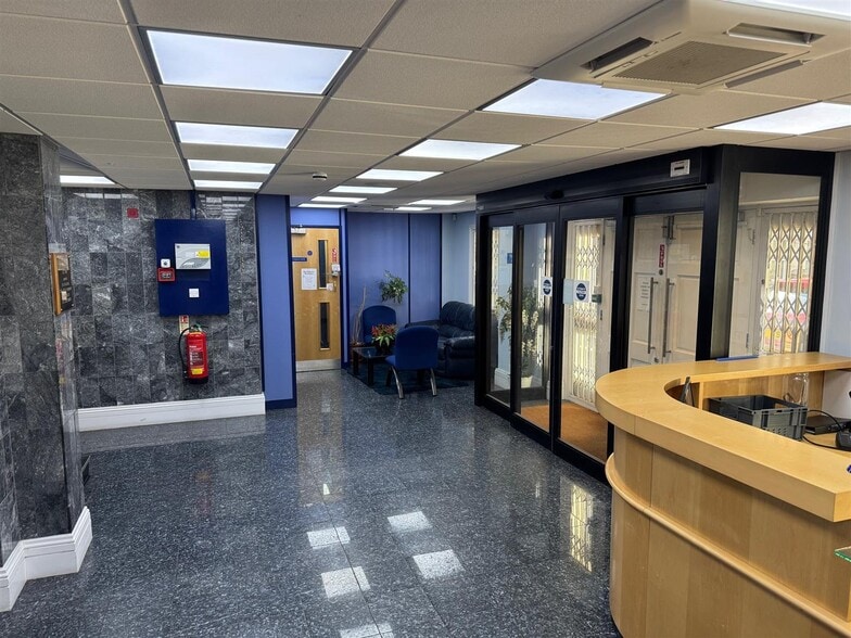 8-11 Clements Ln, Ilford for lease - Building Photo - Image 2 of 56