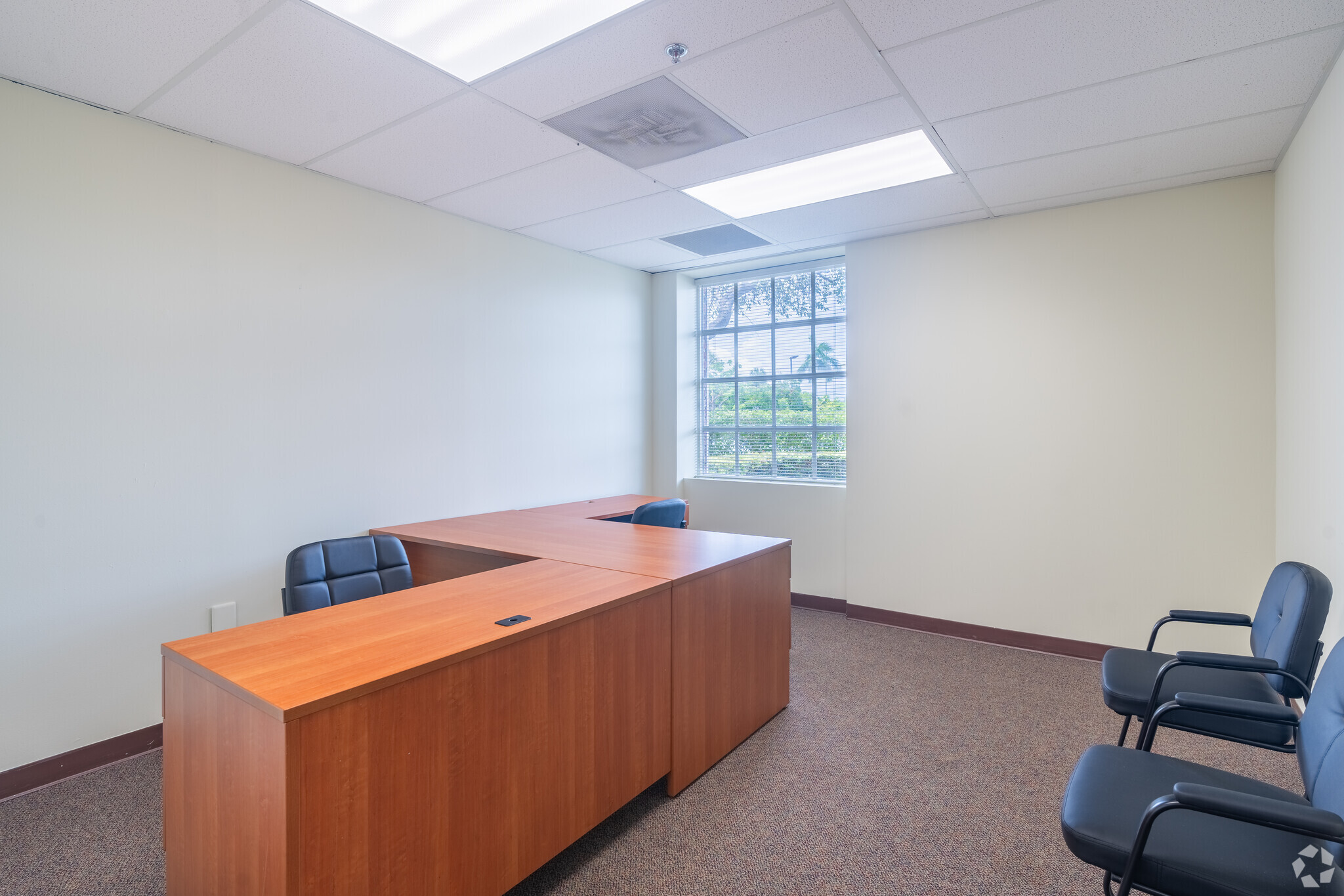 2881 E Oakland Park Blvd, Fort Lauderdale, FL for lease Interior Photo- Image 1 of 2