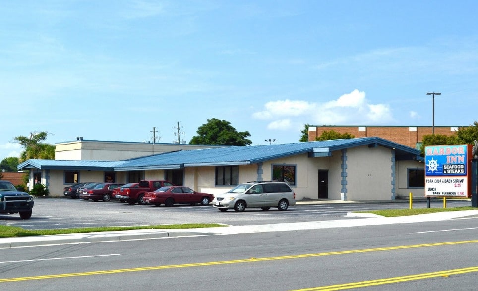 411 W Main St, Lexington, SC for sale - Primary Photo - Image 1 of 1