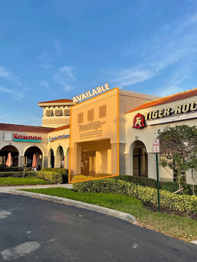 1575 Pine Ridge Rd, Naples, FL 34109