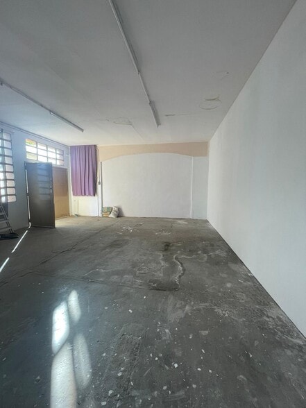 Industrial in Sant Llorenç Savall, Barcelona for sale - Interior Photo - Image 1 of 13