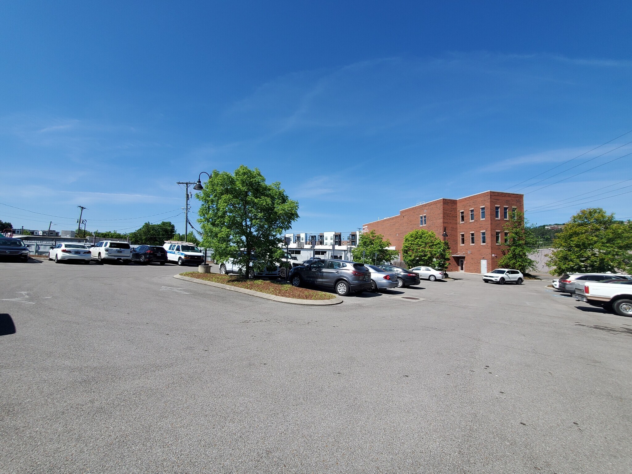 325 Cherokee Blvd, Chattanooga, TN for lease Building Photo- Image 1 of 20
