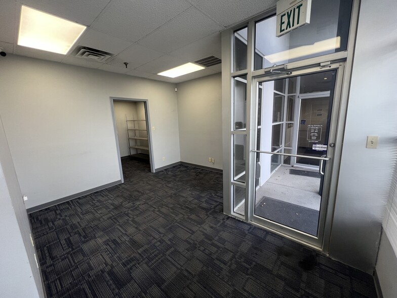 7301 Georgetown Rd, Indianapolis, IN for lease - Building Photo - Image 3 of 7