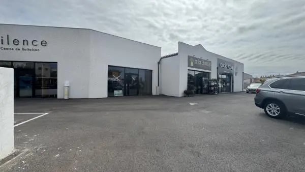 Location Commerce 154 m²