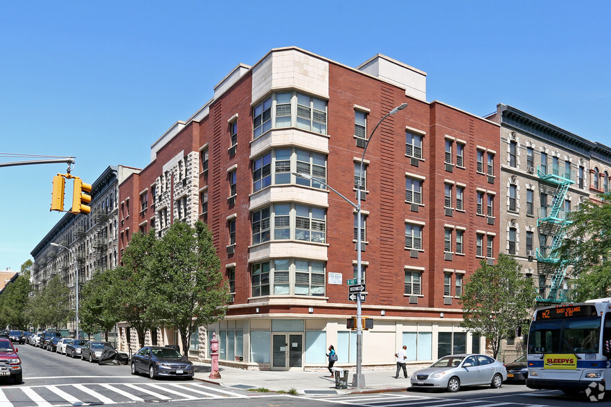 201 W 148th St, New York, NY for lease - Building Photo - Image 1 of 4