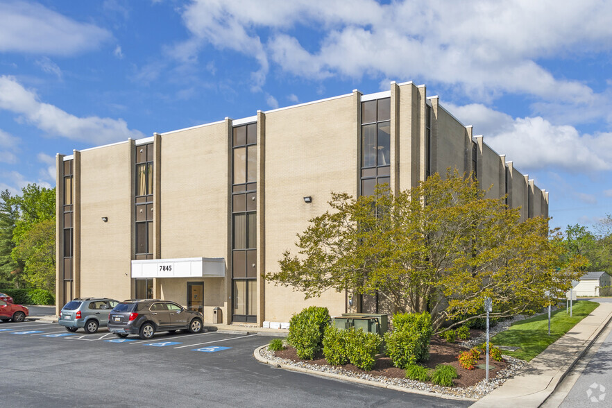 7845 Oakwood Rd, Glen Burnie, MD for lease - Building Photo - Image 1 of 6