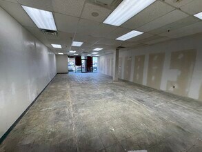 8005-8316 S Sheridan Rd, Tulsa, OK for lease Interior Photo- Image 2 of 4
