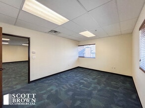 721-725 S Interstate 35, Denton, TX for lease Building Photo- Image 2 of 4
