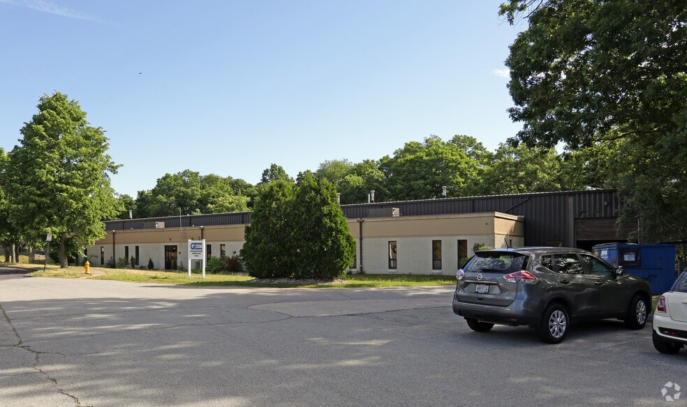 485 Narragansett Park Dr, Pawtucket, RI for sale - Primary Photo - Image 1 of 1