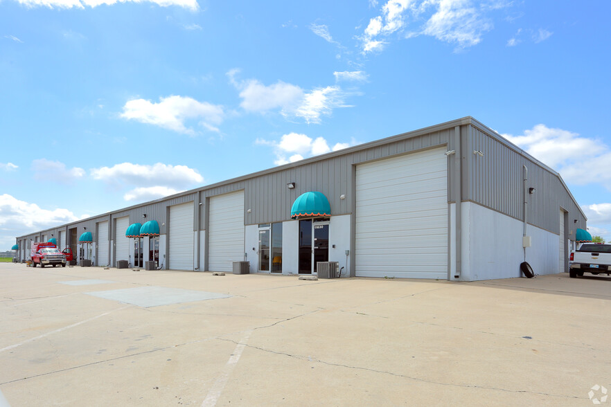 11626-11686 E 51st St, Tulsa, OK for lease - Building Photo - Image 2 of 8