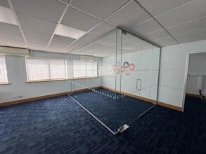 Coronation Rd, High Wycombe for lease Interior Photo- Image 2 of 3