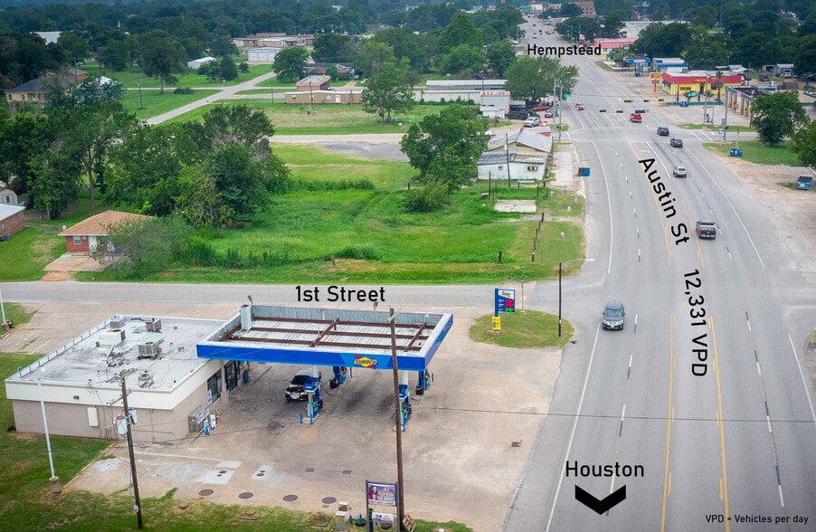 45 Austin St, Hempstead, TX for sale - Building Photo - Image 2 of 15