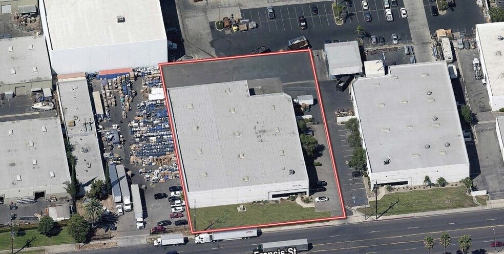 821 E Francis St, Ontario, CA for lease - Building Photo - Image 1 of 4