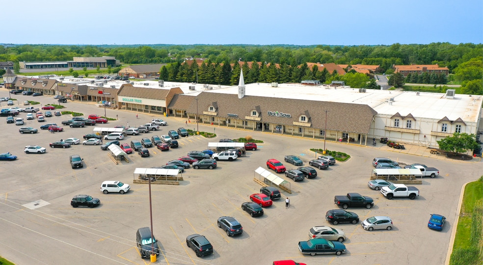 N112W16200-N112W16344 Mequon Rd, Germantown, WI for lease - Building Photo - Image 1 of 11