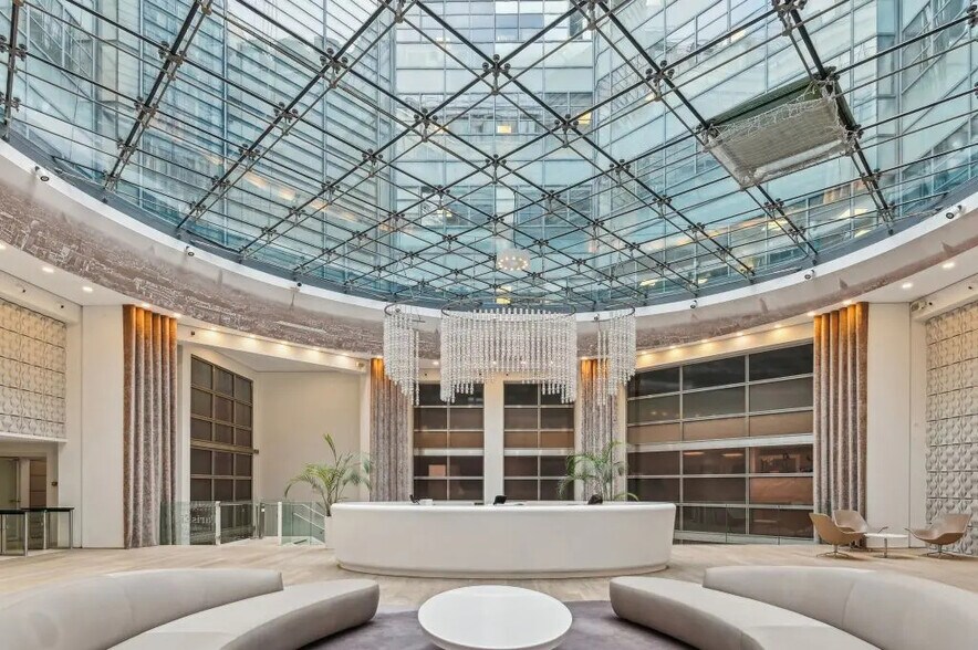 40-44 Rue De Courcelles, Paris for lease - Building Photo - Image 1 of 14