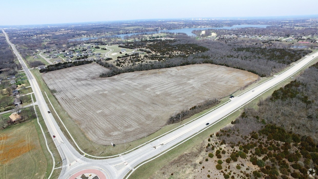 SE 45th St, Topeka, KS for sale Building Photo- Image 1 of 1