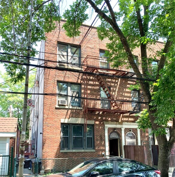 43-13 Judge St, Elmhurst, NY for sale - Primary Photo - Image 1 of 1
