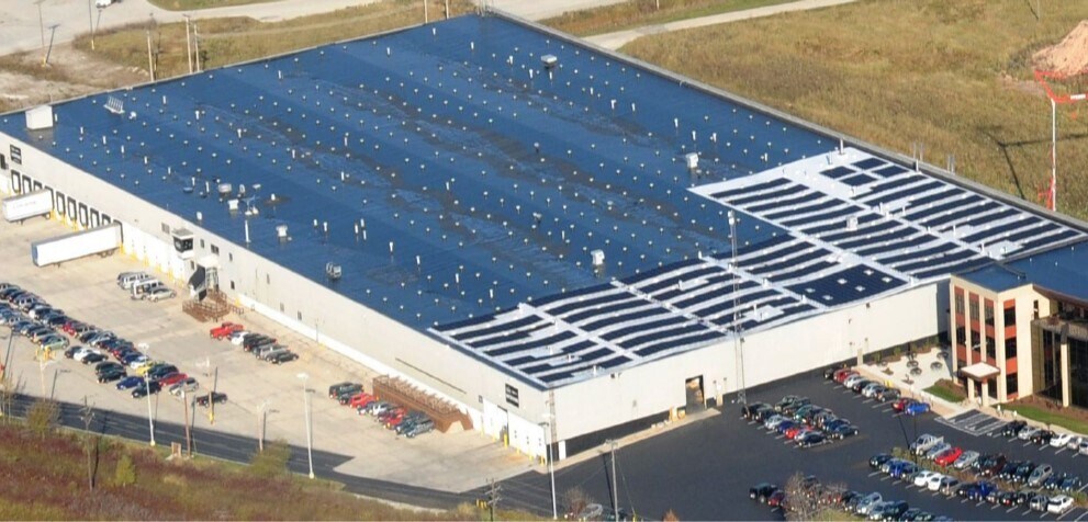 2001 Mirro Dr, Manitowoc, WI for sale Primary Photo- Image 1 of 1