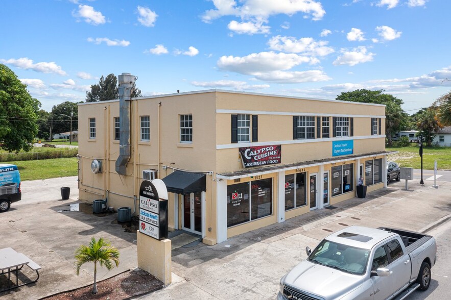 1527-1529 Avenue D, Fort Pierce, FL for sale - Building Photo - Image 1 of 1