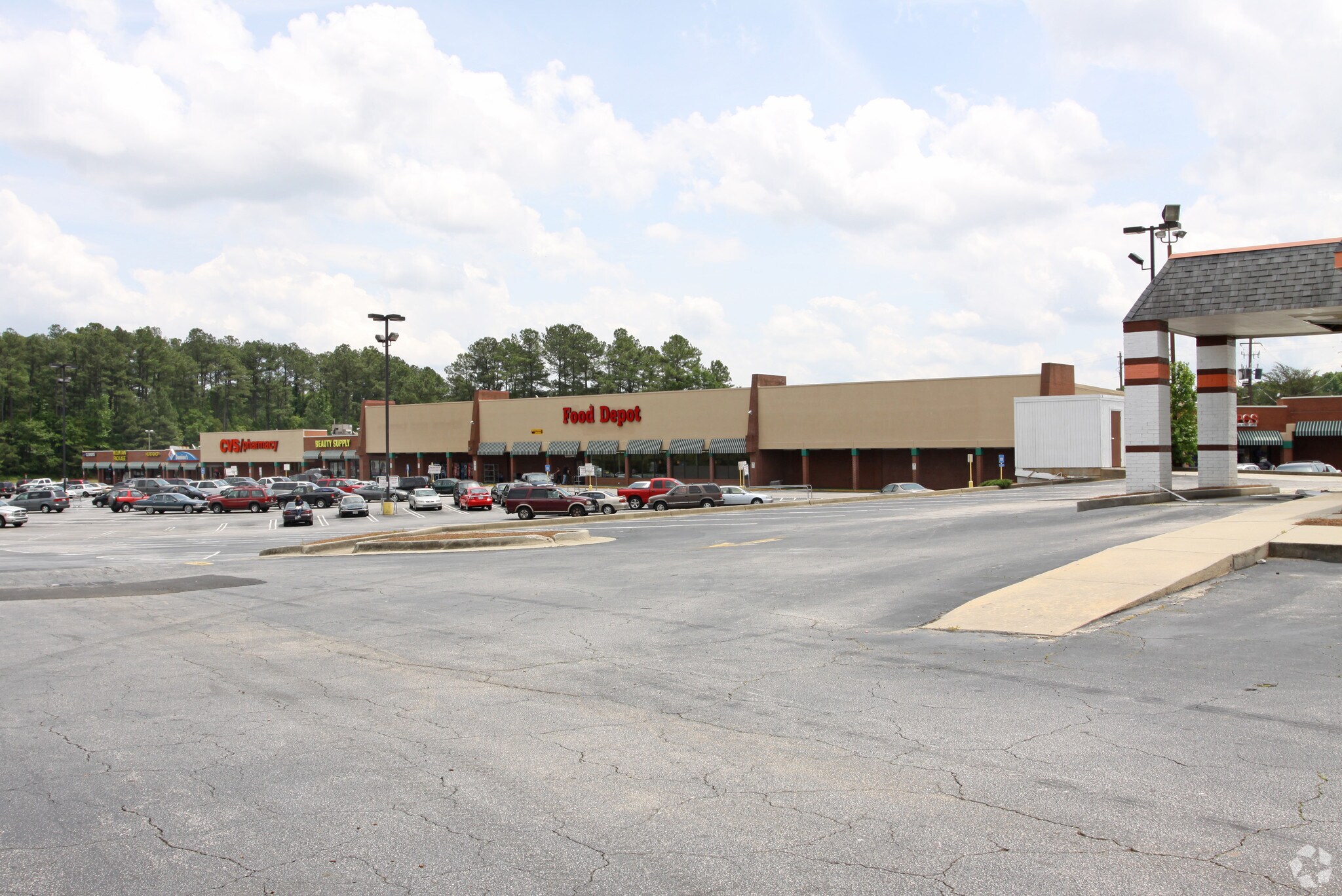 5723 Rockbridge Rd, Stone Mountain, GA for sale Primary Photo- Image 1 of 1