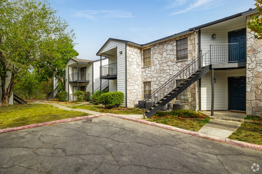 1700 Jackson Keller Rd, San Antonio, TX for sale - Primary Photo - Image 1 of 1