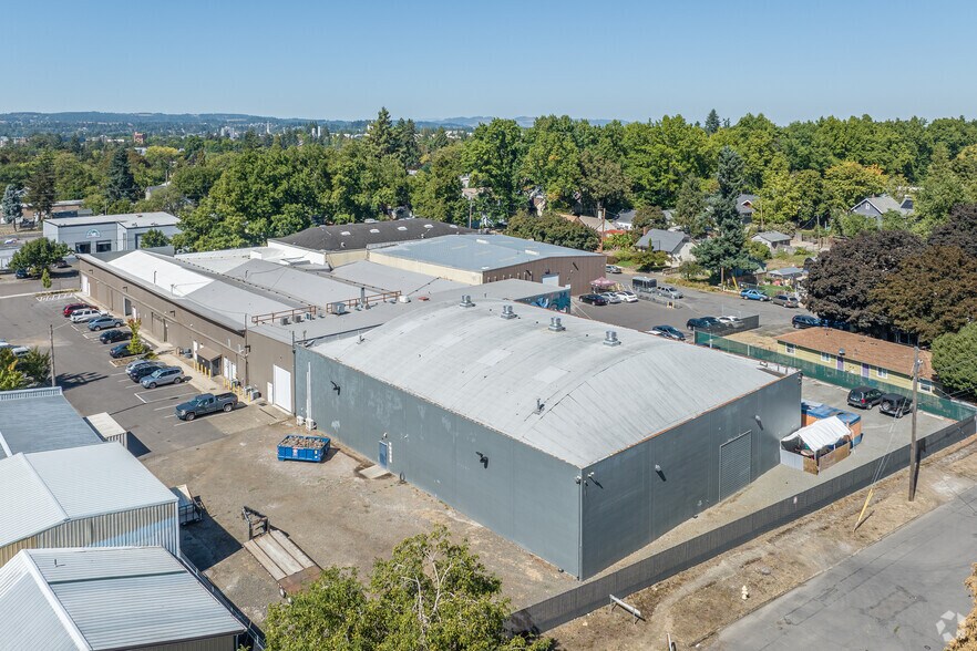 560 21st St SE, Salem, OR for lease - Aerial - Image 2 of 25