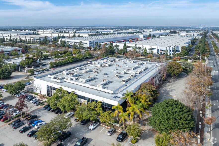 18701 Wilmington Ave, Carson, CA for sale - Primary Photo - Image 1 of 1