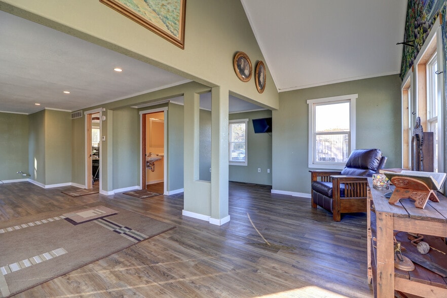 603 W Rock Falls Rd, Rock Falls, IL for sale - Building Photo - Image 3 of 28