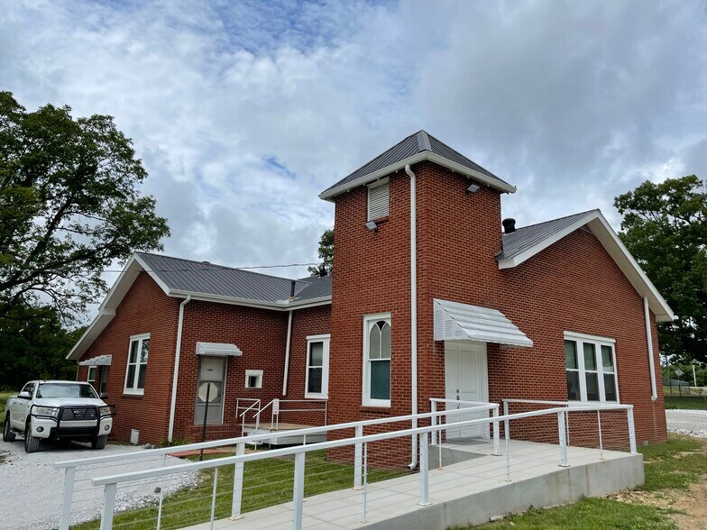 1002 Bear Creek Rd, Vanleer, TN for sale - Primary Photo - Image 1 of 1