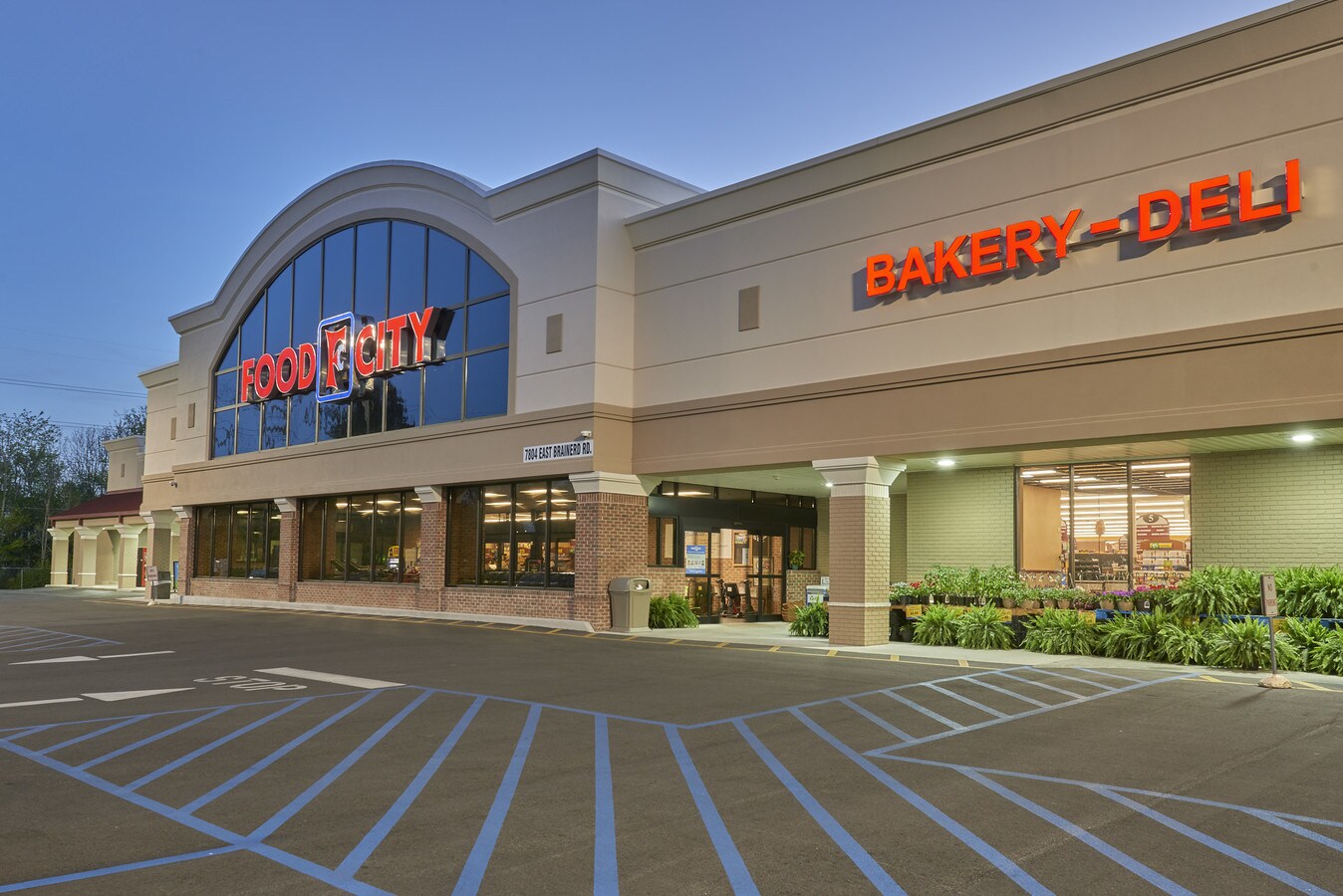 7804 E Brainerd Rd, Chattanooga, TN 37421