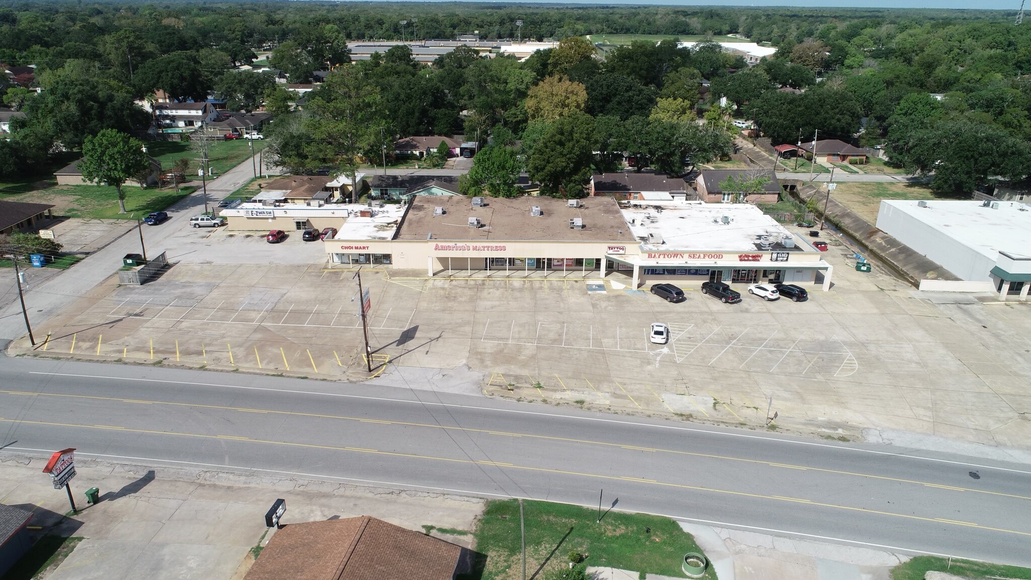 915-929 Main St, Liberty, TX for sale Primary Photo- Image 1 of 1