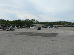 2703-2803 E Kanesville Blvd, Council Bluffs, IA for lease Interior Photo- Image 1 of 1