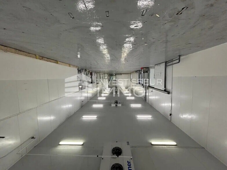 Industrial in Thiais for lease - Interior Photo - Image 1 of 12