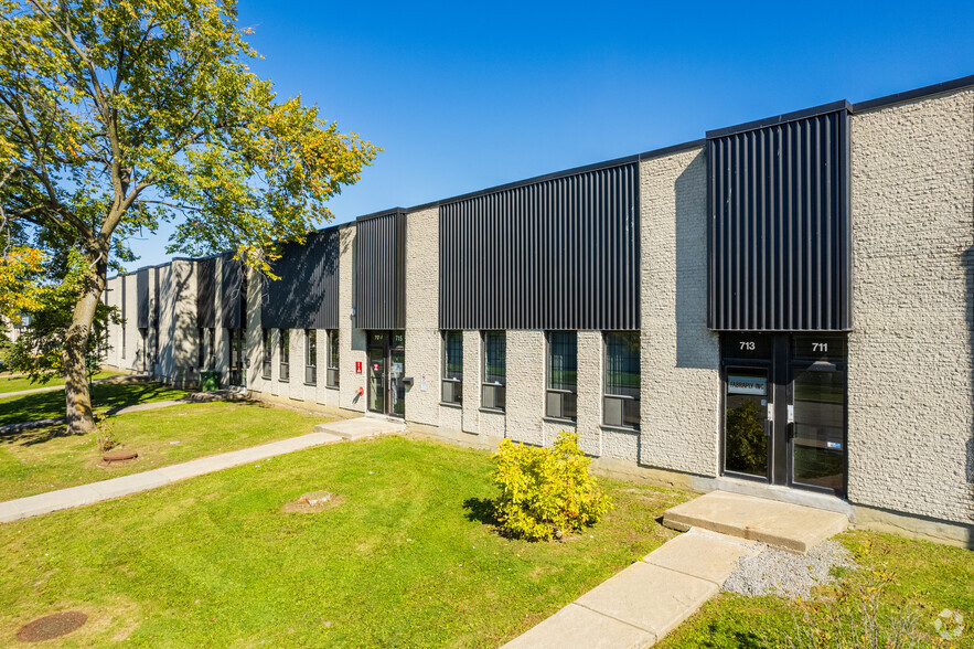 703-729 Av Meloche, Dorval, QC for lease - Building Photo - Image 3 of 14