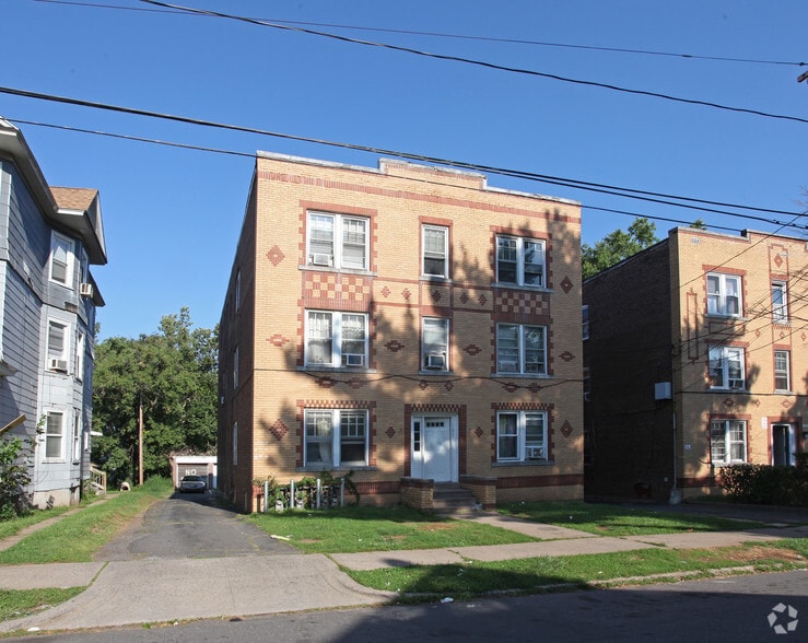 161 Wilcox St, New Britain, CT for sale - Primary Photo - Image 1 of 1