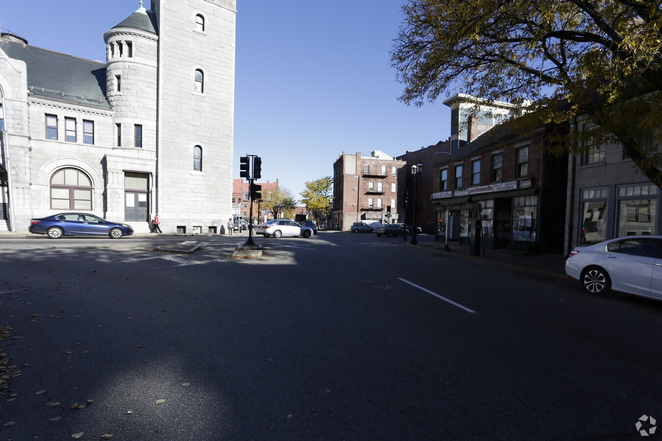 80 Gorham St, Lowell, MA 01852