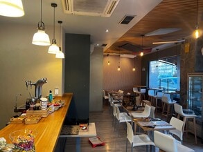 Retail in Madrid, Madrid for lease Interior Photo- Image 2 of 4