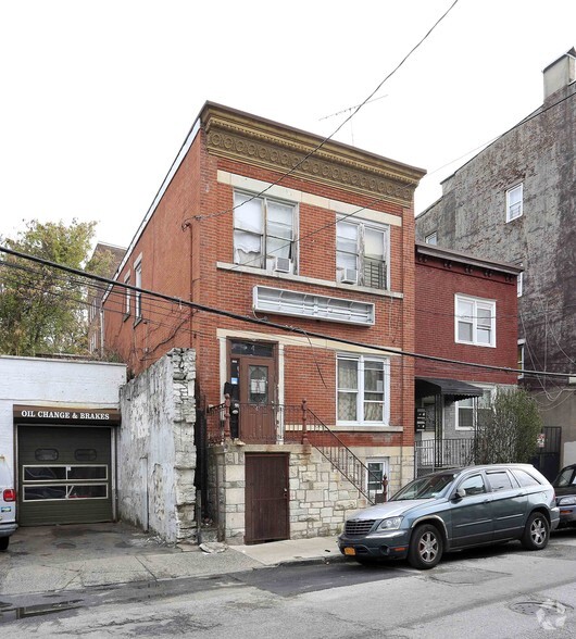 94 School St, Yonkers, NY for sale - Primary Photo - Image 1 of 23