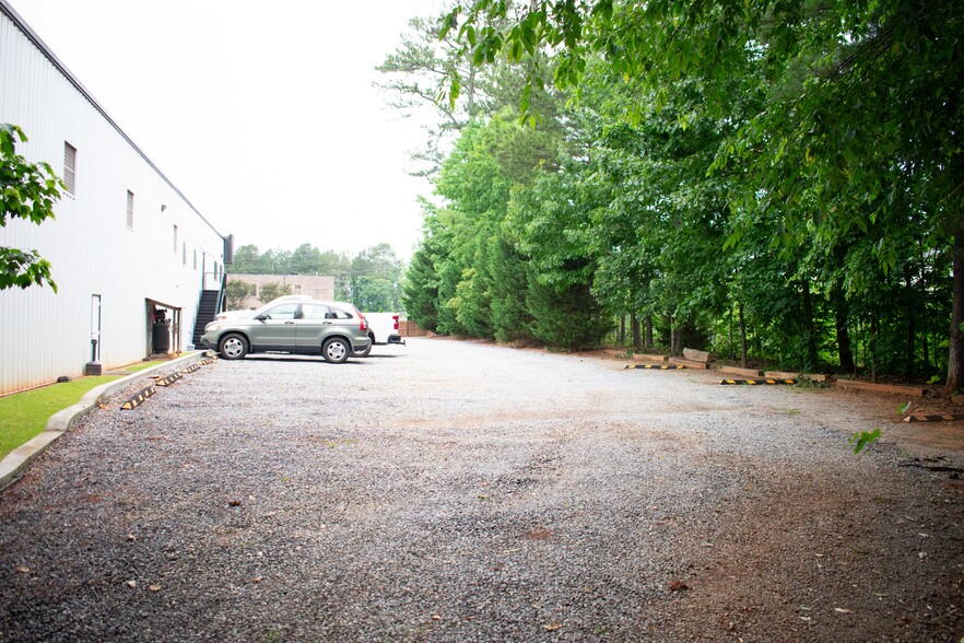 677 N Price Rd, Sugar Hill, GA for sale - Building Photo - Image 2 of 7