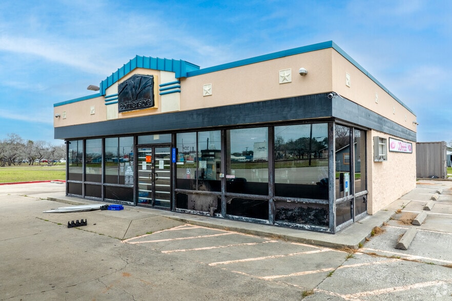 2204 Us-77, Driscoll, TX for sale - Primary Photo - Image 1 of 1